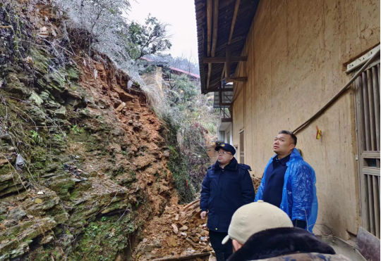 好险祁东县风石堰镇成功处置一起山体滑坡险情