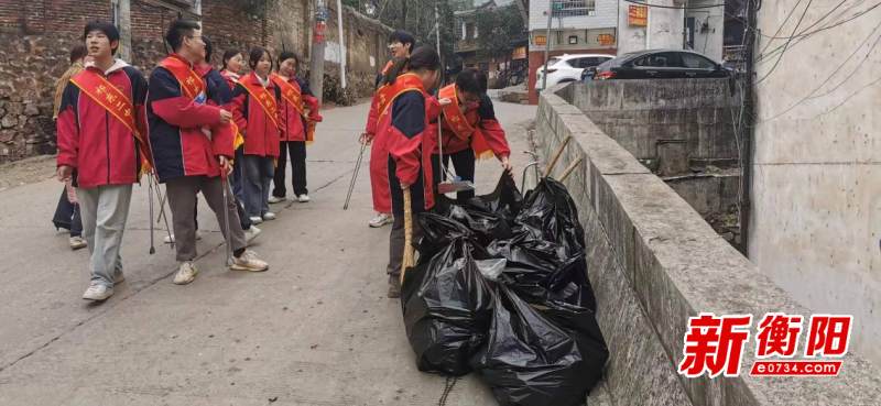 祁东二中让雷锋精神在校园里扎根开花