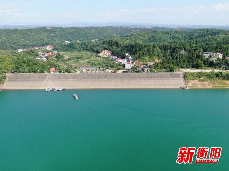 发电,旅游休闲为一体的综合景区,风景令人流连忘返,还有数不清的美食