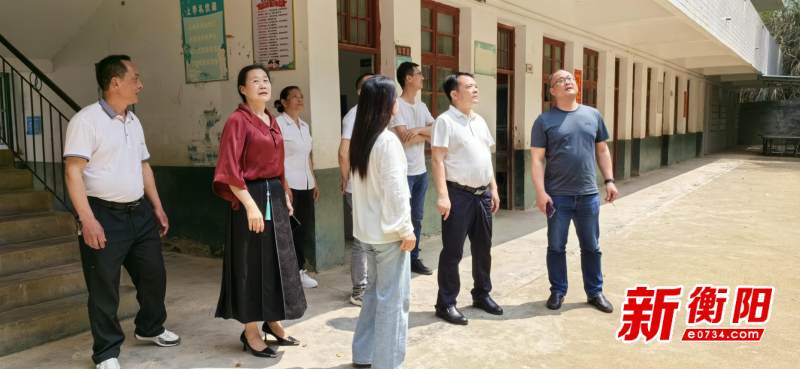 祁东县领导深入步云桥镇乔江小学督查并现场办公