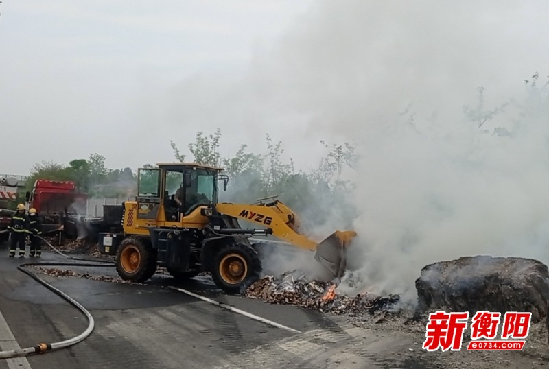 该支队高速路政大队执法人员例行安全检查时,在s71华常高速k356 900m