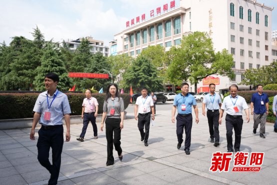 巡考组一行先后到教育局保密室,耒阳一中,耒阳二中,杜甫学校巡察耒阳