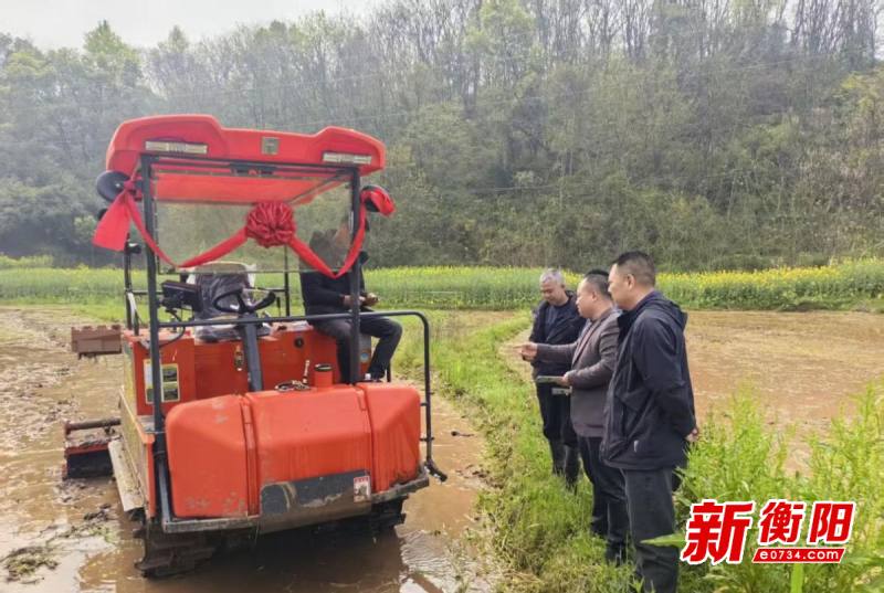 雁峰区：拧紧农机“安全阀” 奏响春耕“奋进曲”